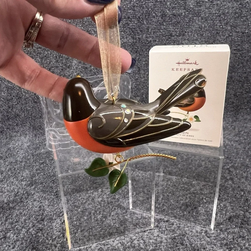 Hallmark 2018 Beauty of Birds, ROBIN Keepsake Ornament #14 Series New QX9453